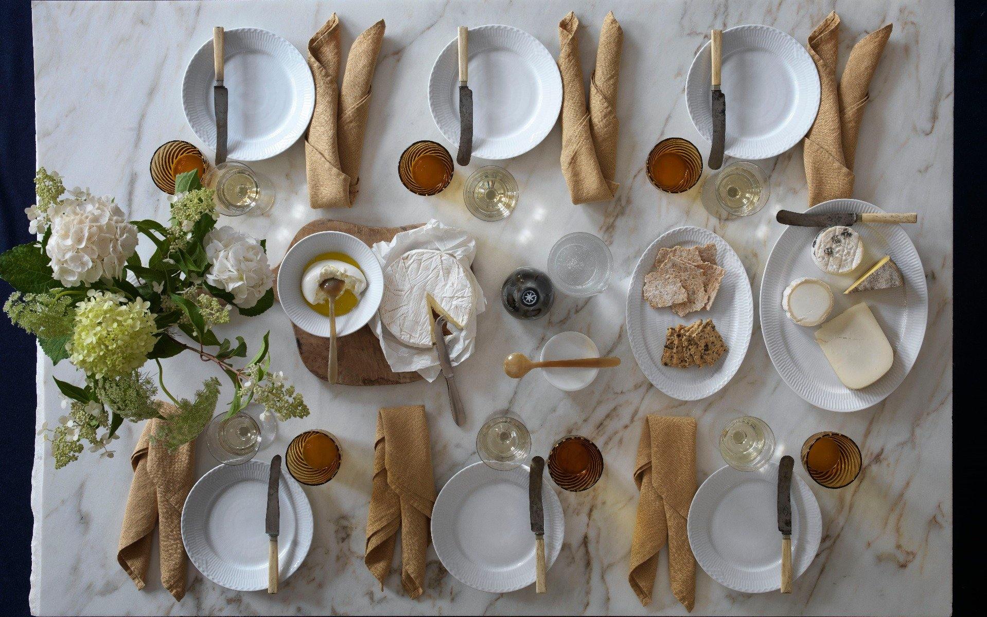 Royal Copenhagen Hvid riflet Halvblonde tallerken - 22 cm. - Bahne